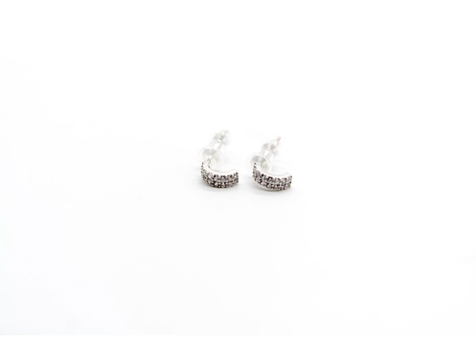 Studded silver earrings 925 half mini rhinestone ring in silver color