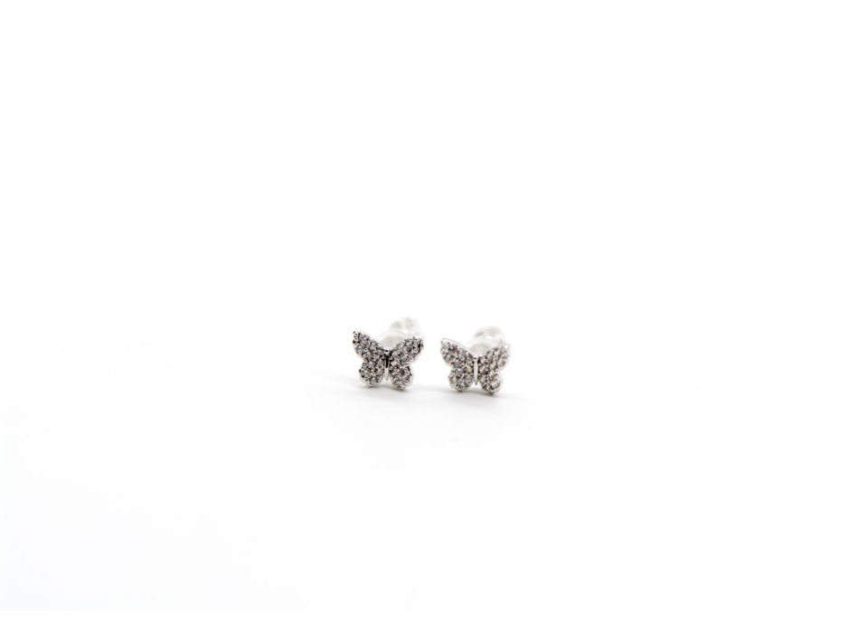 Stud earrings made of 925 silver, in the shape of a butterfly with rhinestones, silver color.