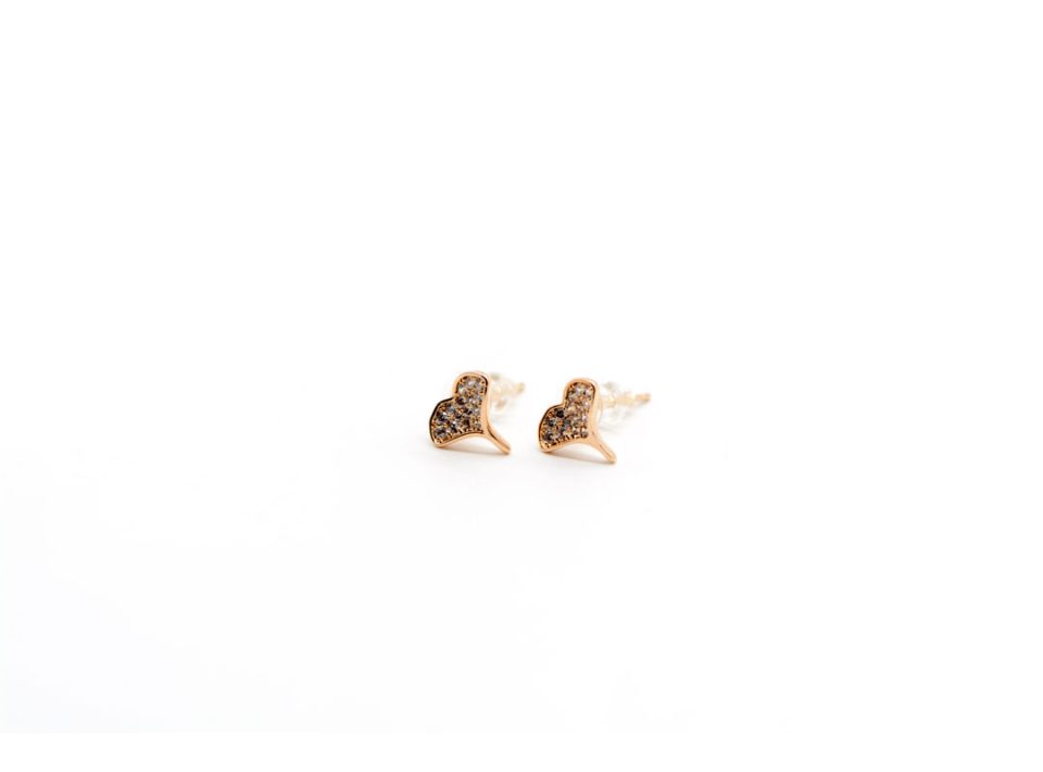 925 heart-shaped stud earrings with rhinestones in gold color.