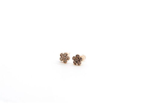 Stud earrings made of silver 925 rose gold, in the shape of a flower, with rhinestones.