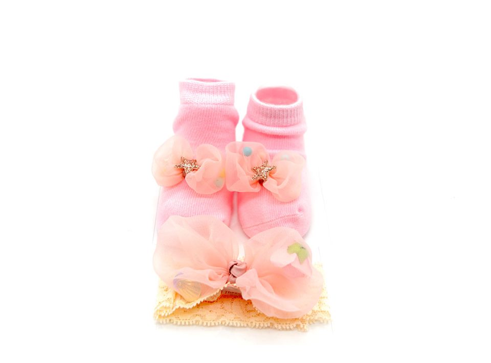 Socks and pink ribbon birthday gift set