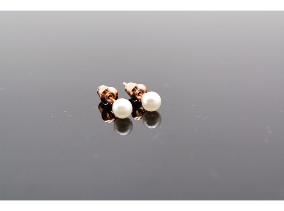 Stud earrings made of silver 925, with mini pearl, in rose gold color