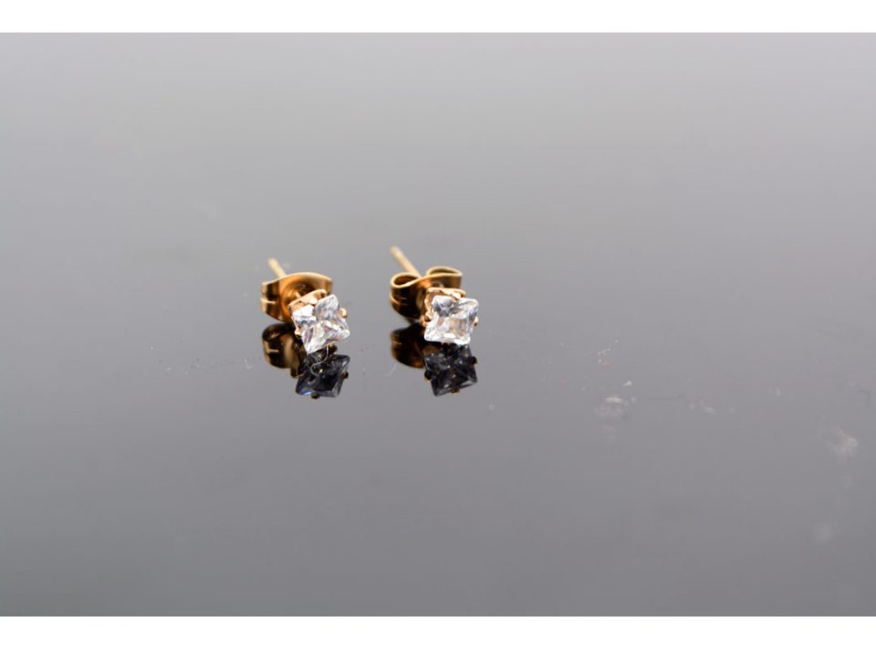 Stud earrings made of steel, in square shape, with rhinestones, in rose gold color