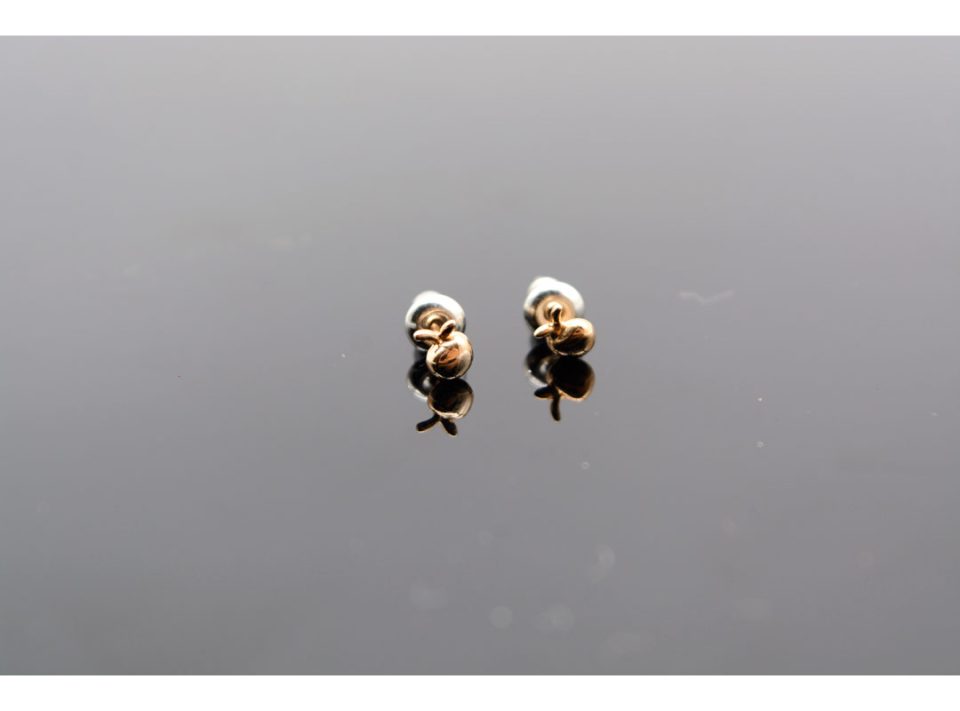 Stud earrings made of silver 925, in the shape of a mini apple, in rose gold color