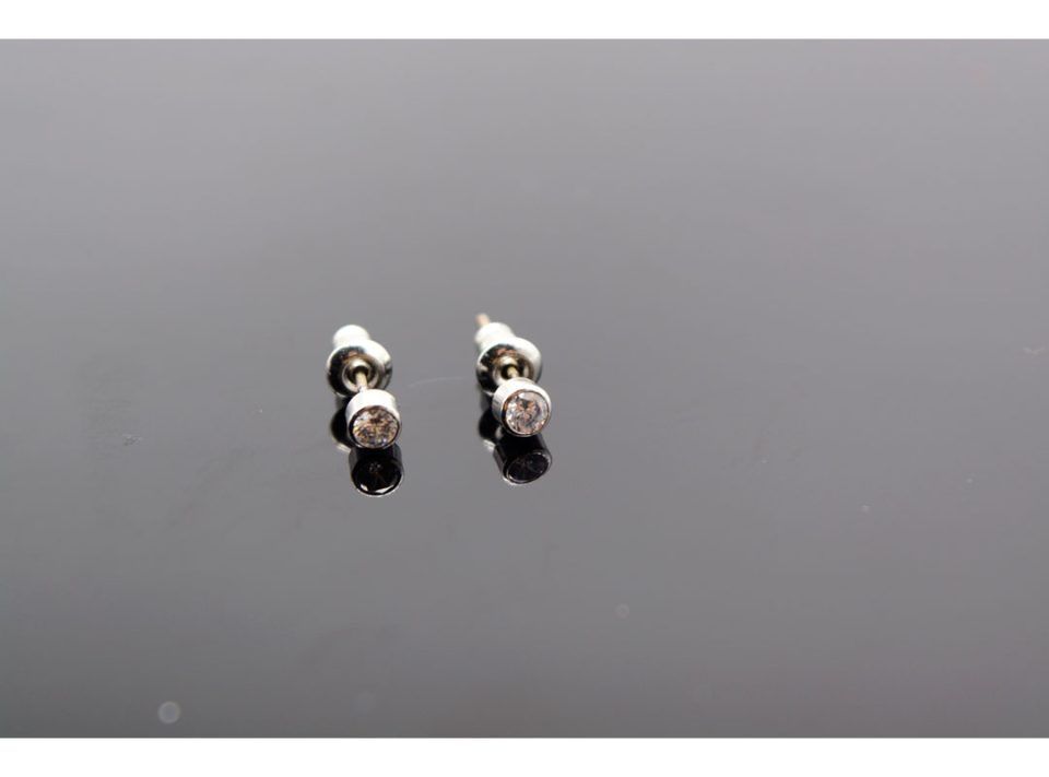 Stud earrings made of 925 silver, with mini rhinestones, in silver color