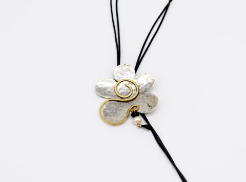 Handmade long necklace with forged flower in silver with gold