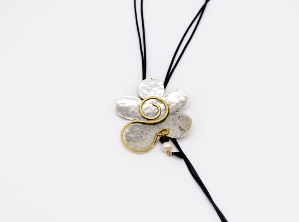 Handmade long necklace with forged flower in silver with gold