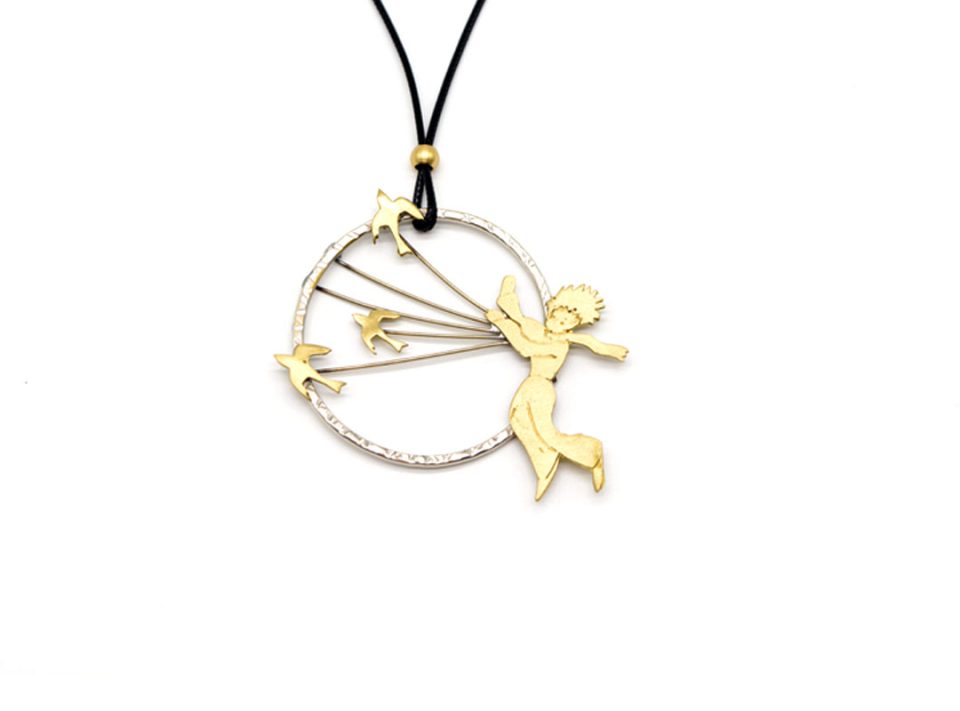 necklace forged round element with the little prince and 3 little birds