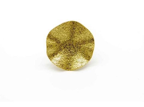 Handmade ring forged gold color round crumpled.