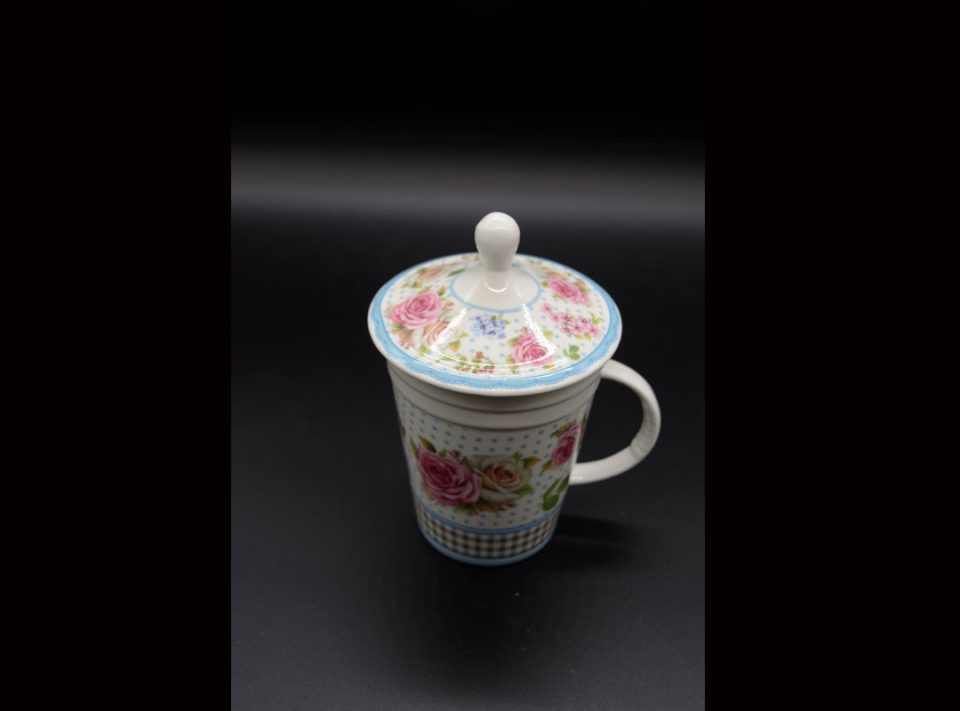 Porcelain mug with lid and strainer small pink roses with light blue polka dots