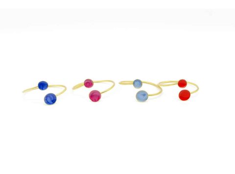 Handmade gold bracelet with two round elements painted with enamel