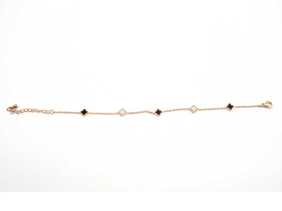 Steel bracelet in rose gold with four elements in the shape of a cross.